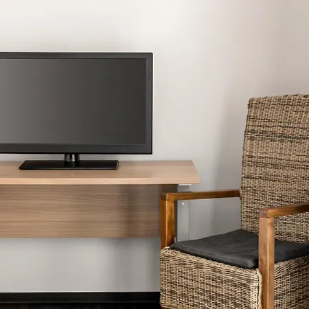 Amedia Express Bielefeld, Trademark Collection By Wyndham Отель 3*